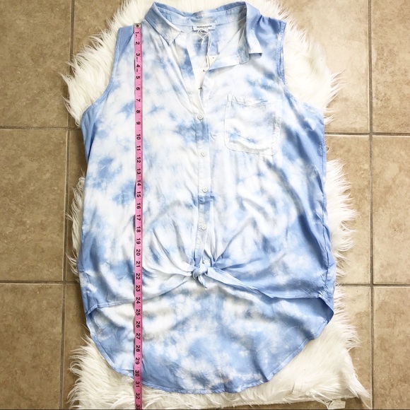 New Francesca’s Tie-dye button down tie front top - Picture 8 of 9